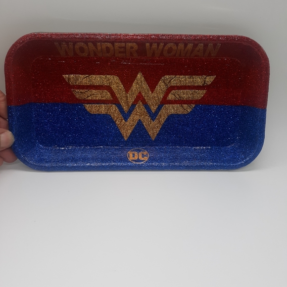 Wonder Woman Inspired 7pc Stoner Set - Picture 4 of 4